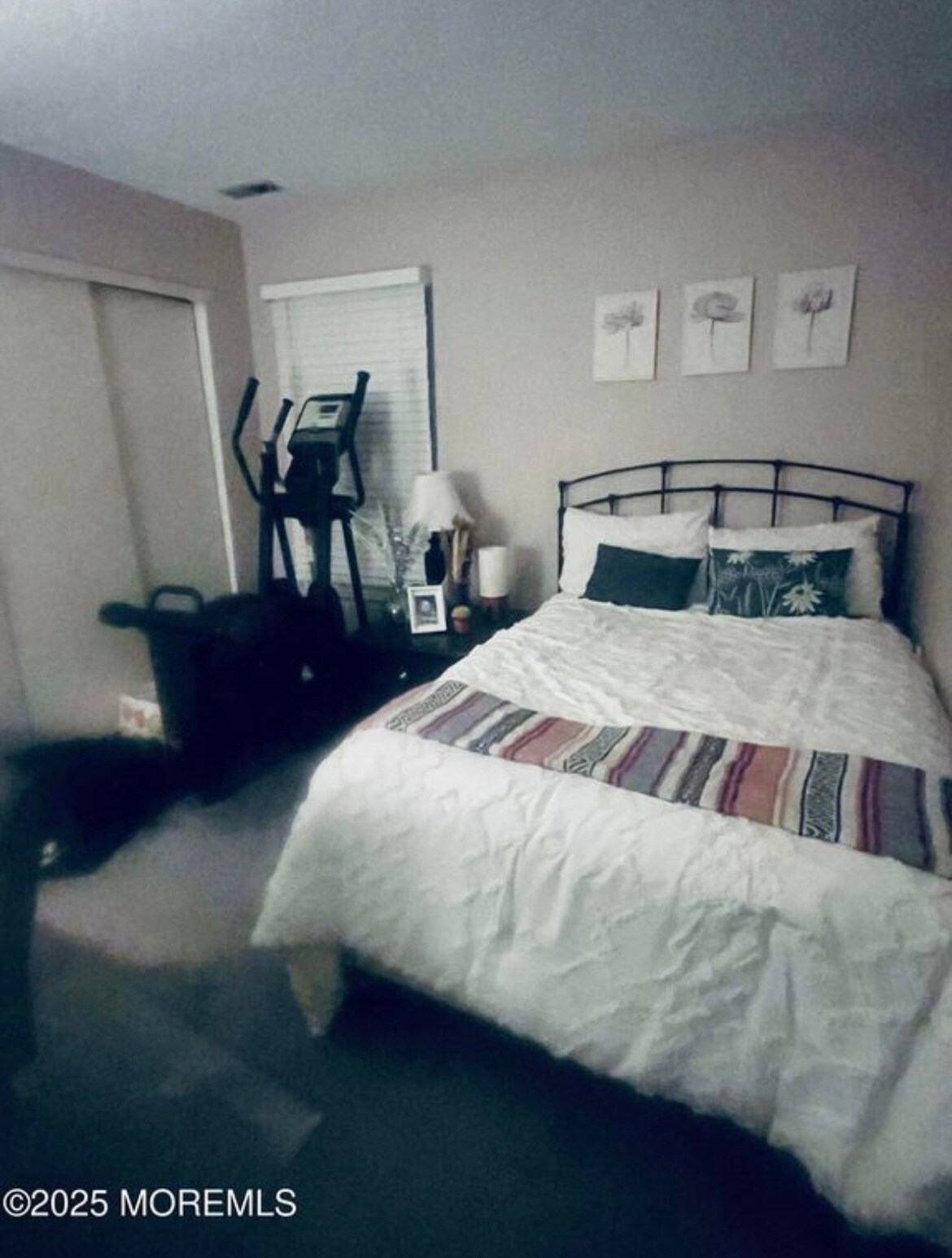 Building Photo - 182 Tulip Ln