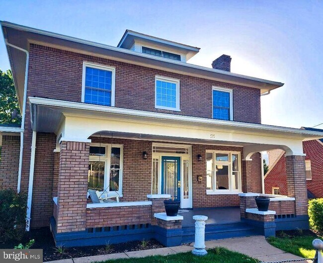 Building Photo - 515 Fourth St