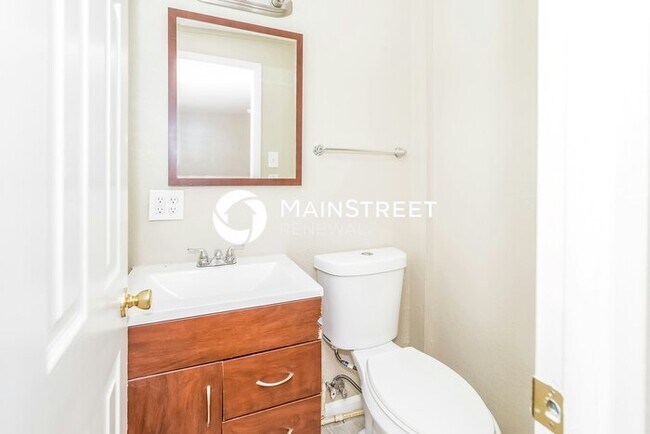 Building Photo - 3 Bedroom Pet-Friendly Home in Jacksonville, FL with Main Street Renewal