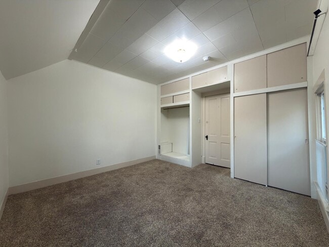 Building Photo - 320 E Indiana Ave