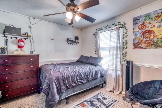 Building Photo - 3 br, 2.5 bath House - 3762 Friendship Ln.