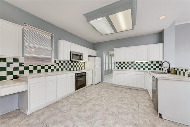 Building Photo - 2830 Rochester Ct