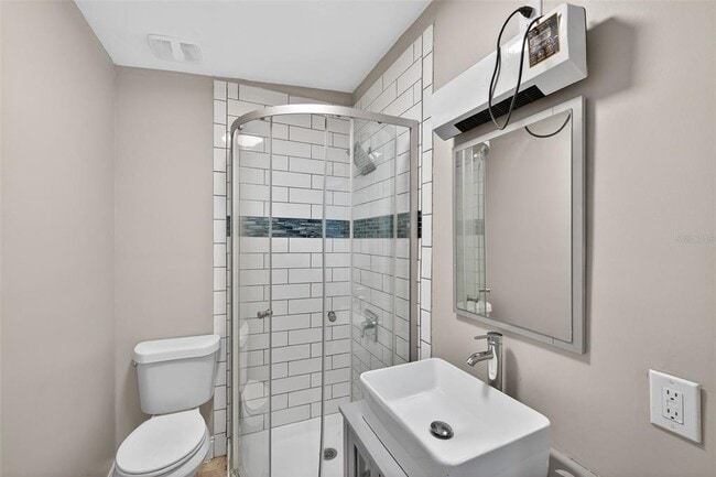 Building Photo - 2245 17th Ave S