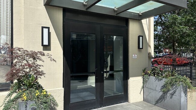 Building Photo - 121 Portland St