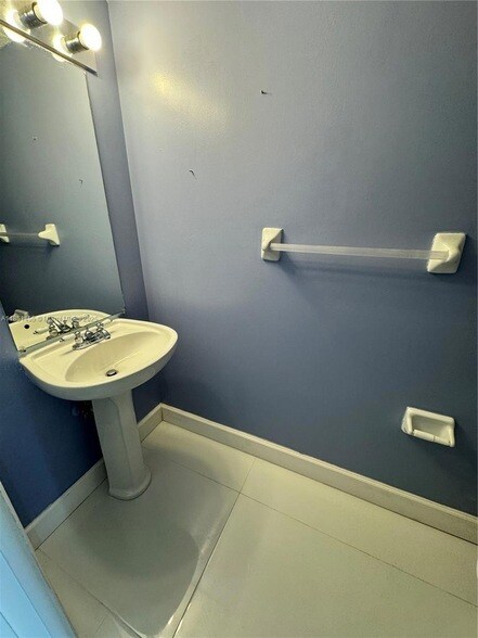 Building Photo - 14059 SW 120th Ct