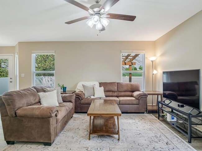 Building Photo - 1398 Orchard Lakes Cir