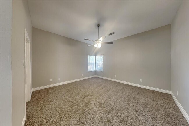 Building Photo - 5607 S Magazine Cir