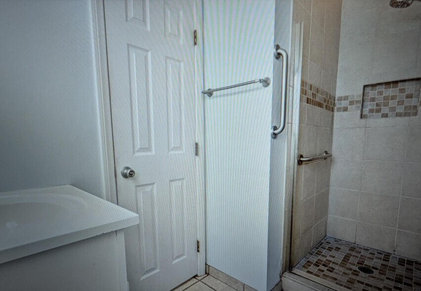Building Photo - 8223 Cyclamen Way