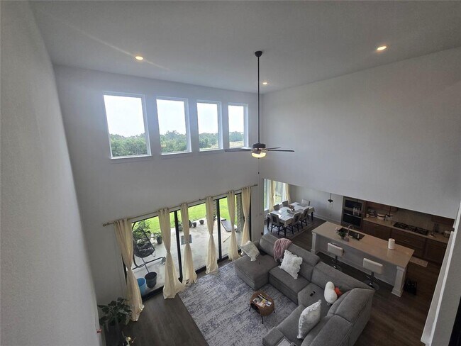 Building Photo - 124 Ribera Dr