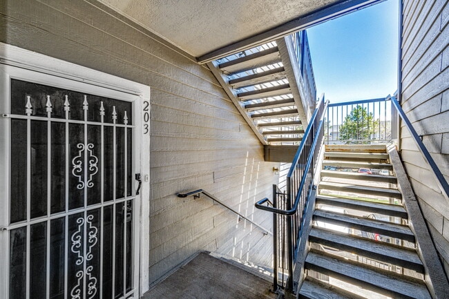 Building Photo - 2575 S Syracuse Way