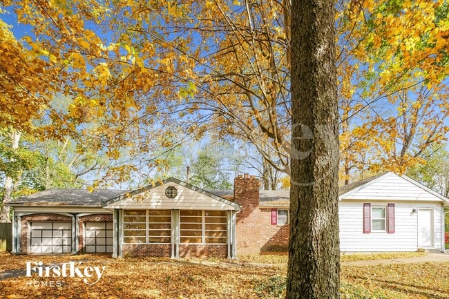 Building Photo - 6925 Bloomfield Dr E