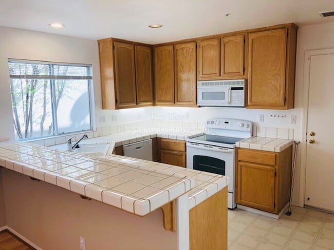 Building Photo - Beautiful 4 Bd/2.5 Ba, 1806 sf single-family house in Walnut Creek available now!