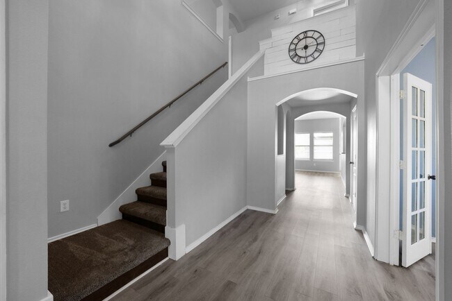 Building Photo - 317 Sheridan Rd