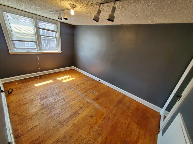Building Photo - 8028 Fayette St