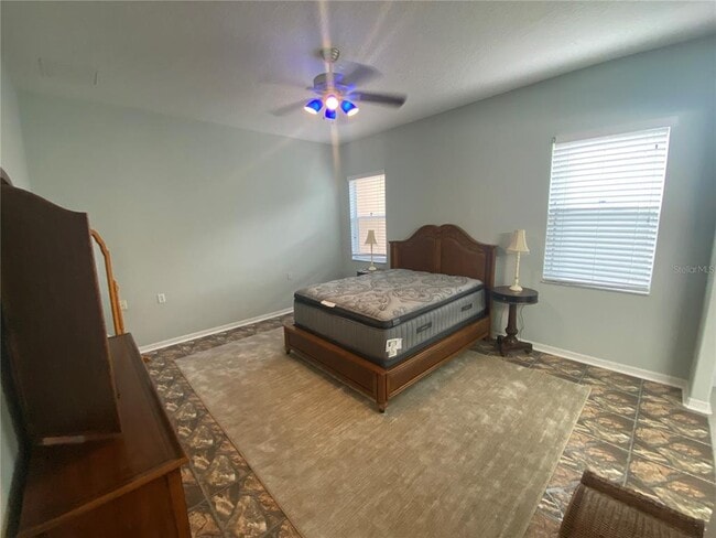 Building Photo - 5141 Aurora Dr