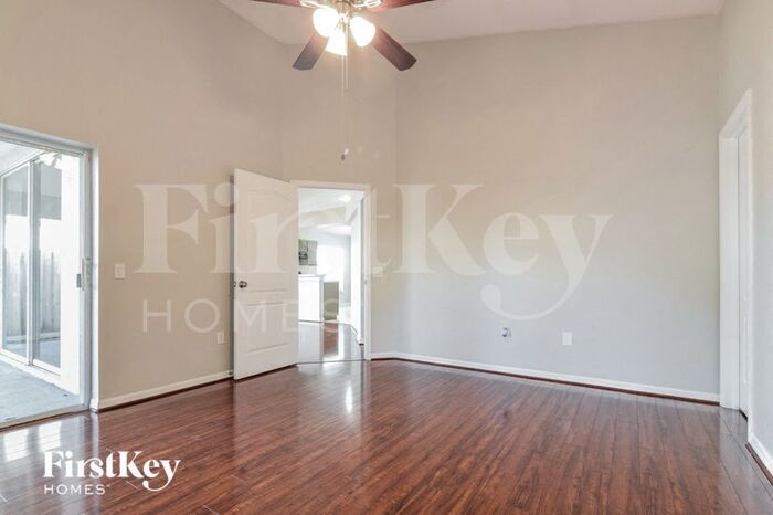 Building Photo - 12706 Kings Lake Dr
