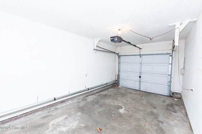 Building Photo - 117 Brenda Dr
