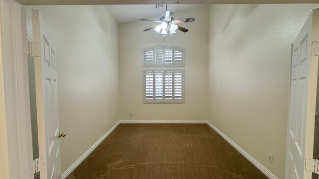 Building Photo - Upscale Executive Living