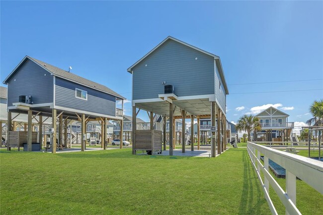Building Photo - 1079 Cedar Ln