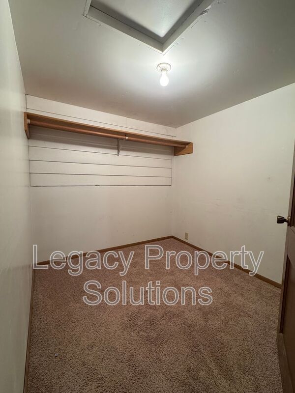 Building Photo - 408 2nd Ave NE