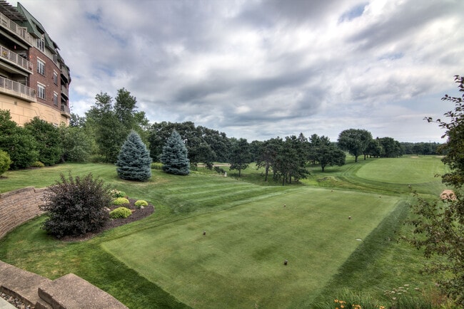 Building Photo - 401 Pinnacle Way