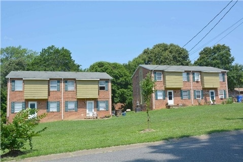Building Photo - 1404 Lenoir Dr
