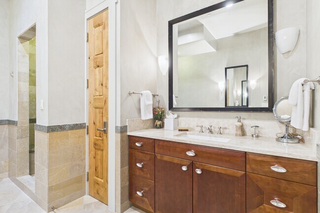 Building Photo - 501 Rio Grande Pl