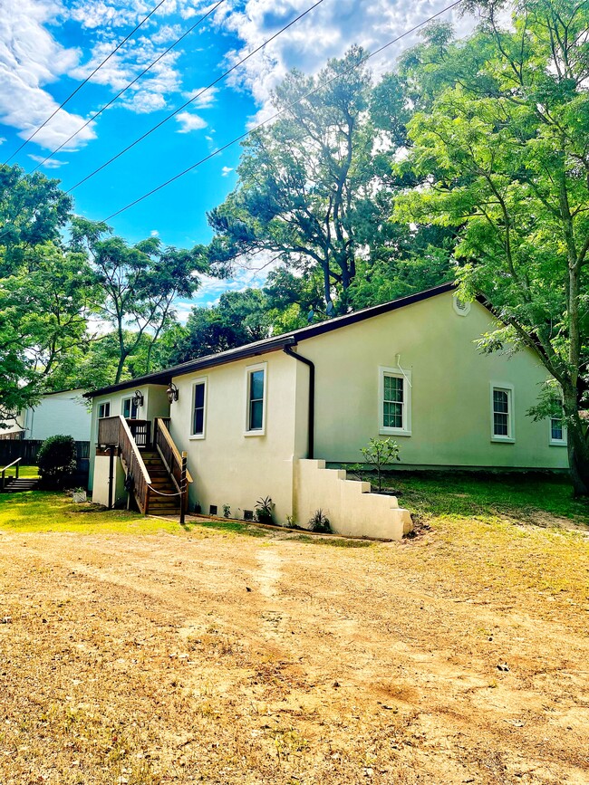 Building Photo - 905 4th Ave N