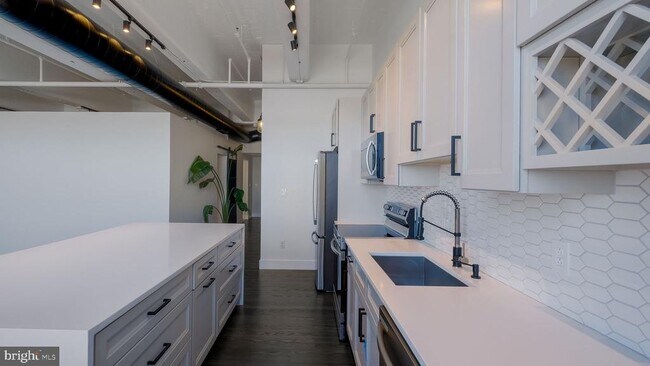 Building Photo - 444 N 4th St