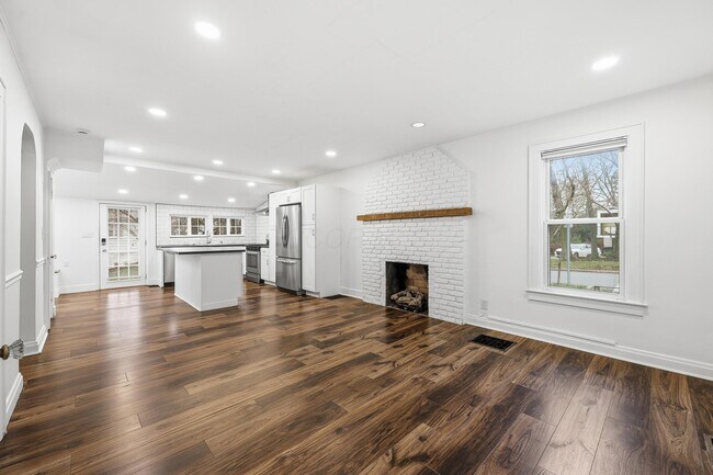 Building Photo - 557 E Weisheimer Rd