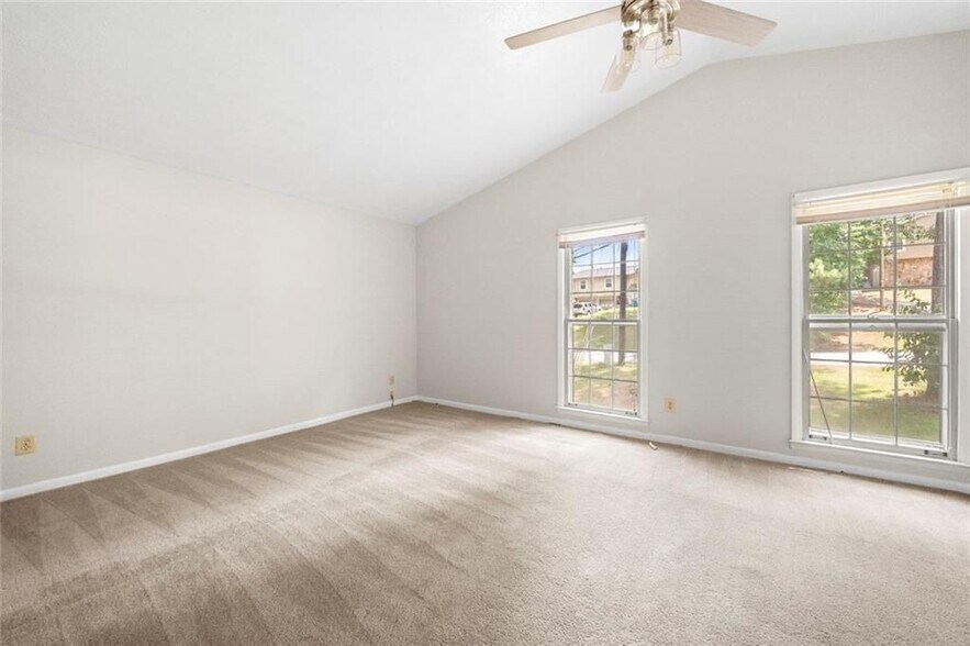 Building Photo - 4000 Pinehurst Pl