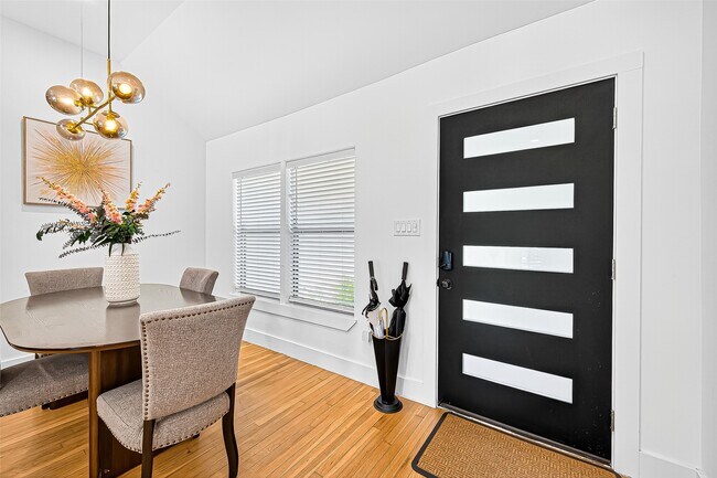 Building Photo - 5121 Locust St