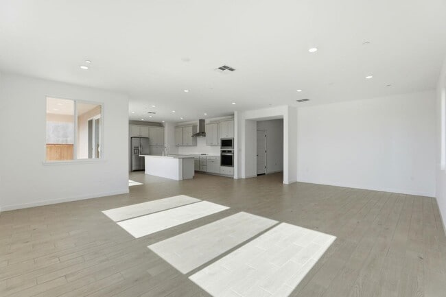 Building Photo - 3730 Benicia Ave