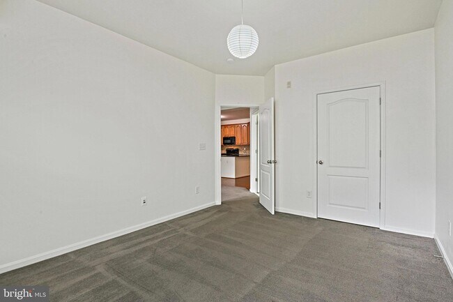Building Photo - 24701 Byrne Meadow Square