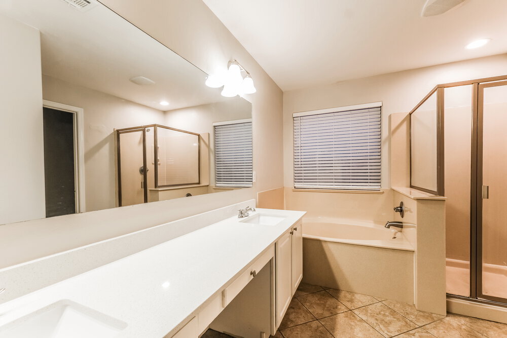 Building Photo - 4608 S 26th Ln