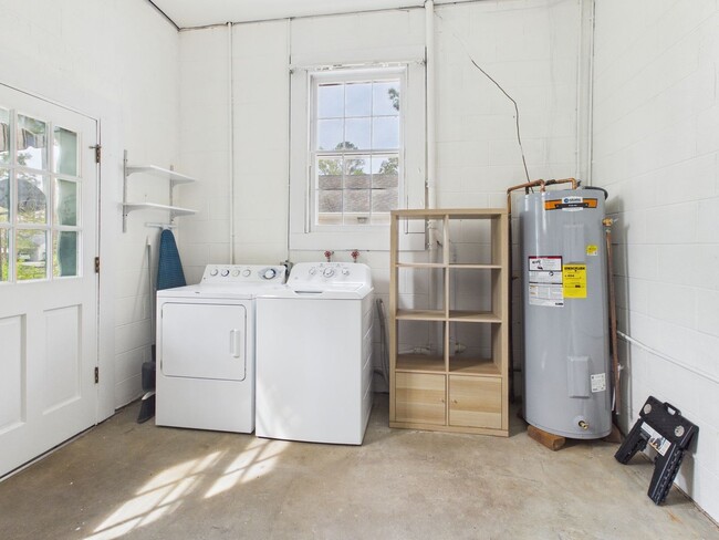 Building Photo - 1602 Harborough Rd