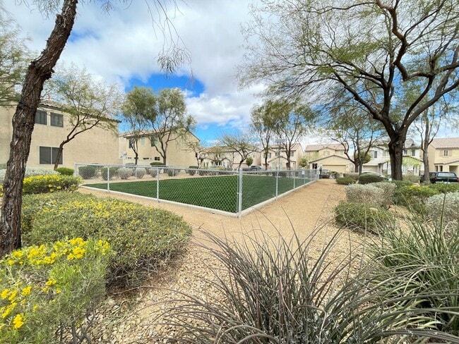 Building Photo - NEWLY UPDATED 4 BEDROOM HOME IN THE SOUTHWEST