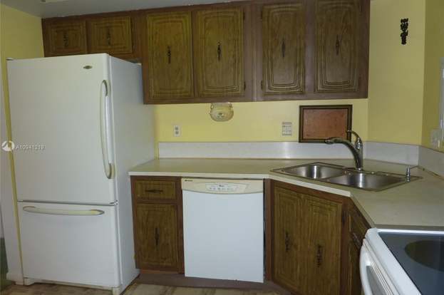 Building Photo - 18081 SE Country Club Dr