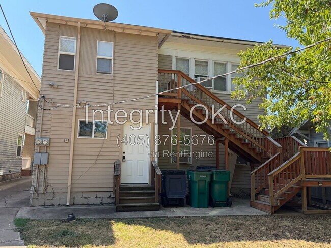 Building Photo - 305 NW 25th St
