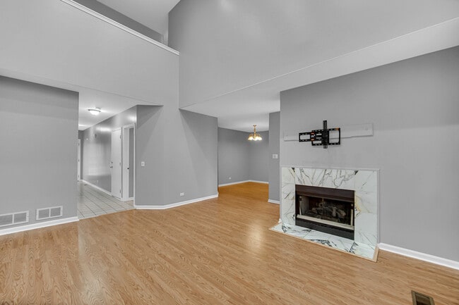 Building Photo - 364 Town Pl Cir