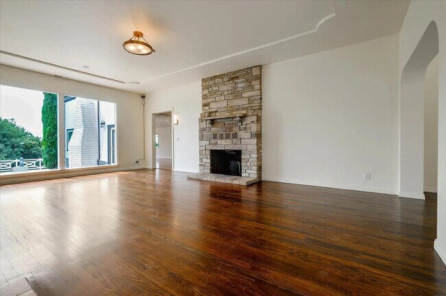 Building Photo - 1006 Hecker Pass Rd