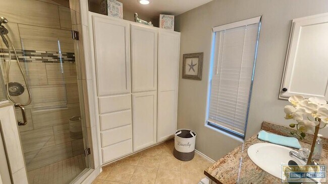 Building Photo - 9 Doral Dr