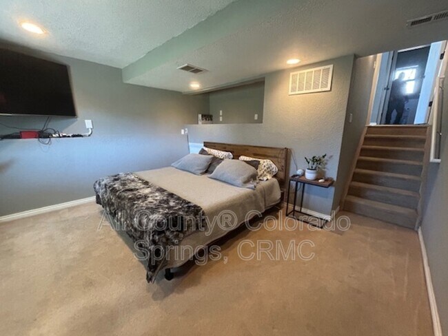 Building Photo - 6160 Grand Mesa Dr