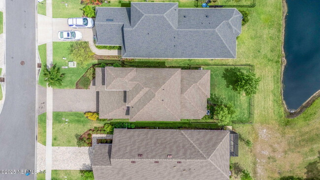 Building Photo - 381 Pioneer Village Dr