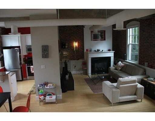 Building Photo - 48 Inman St