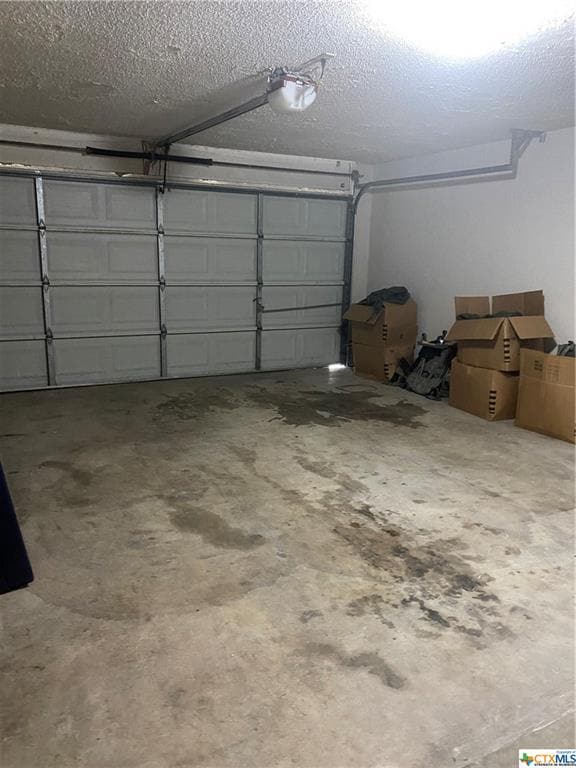 Building Photo - 2402 Cross Timber Dr