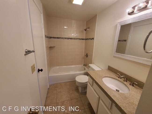 Building Photo - 2 br, 1.5 bath House - 28 Woodleaf