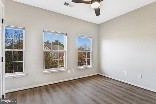 Building Photo - 12527 Heykens Ln