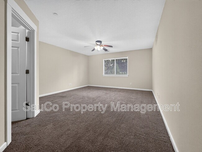 Building Photo - 1109 NE 106th Ave