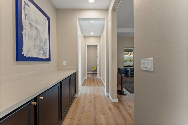 Building Photo - Stunning 5-Bedroom, 4.5-Bath Home in the S...